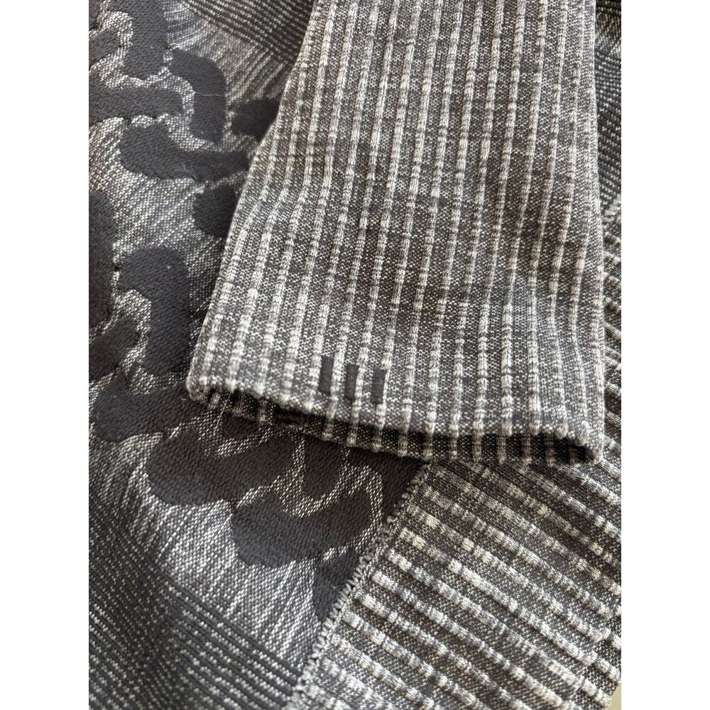 Lululemon Rest Less Gray Black Long Sleeve Pullover Pattern T-Shirt Women's 8 - Picture 6 of 7